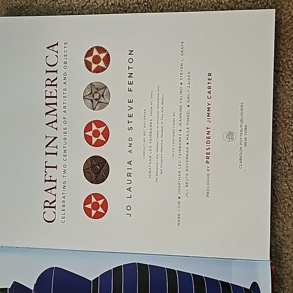 Craft In America Table Book 2 Centuries of Arts & Objects - Picture 4 of 12